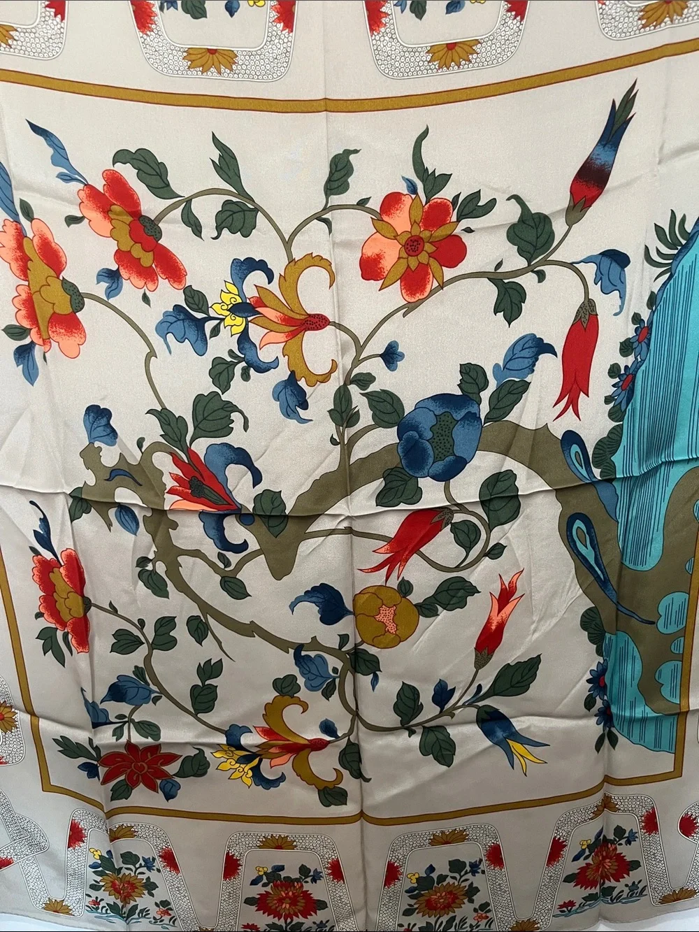 The met silk scarf